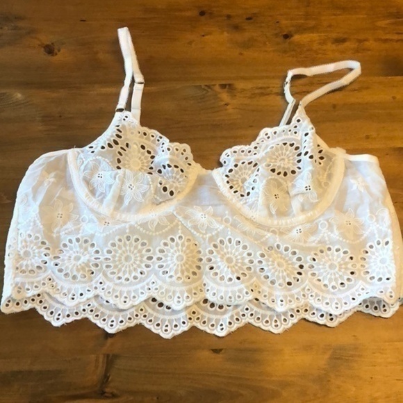 White boho style bralette eyelet cutouts NEW - Picture 3 of 6